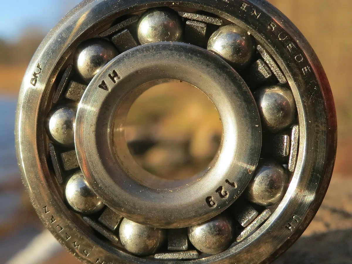 Autoalineable de bolas 1205